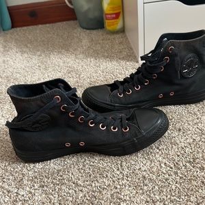 Black Converse hearts edition